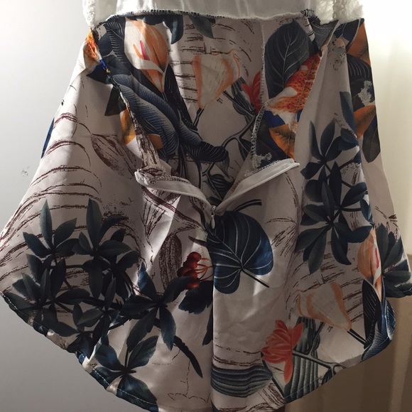 LAST ONE🌸🌸SALEEEE!!!! Floral Lacy Romper - Picture 6 of 6